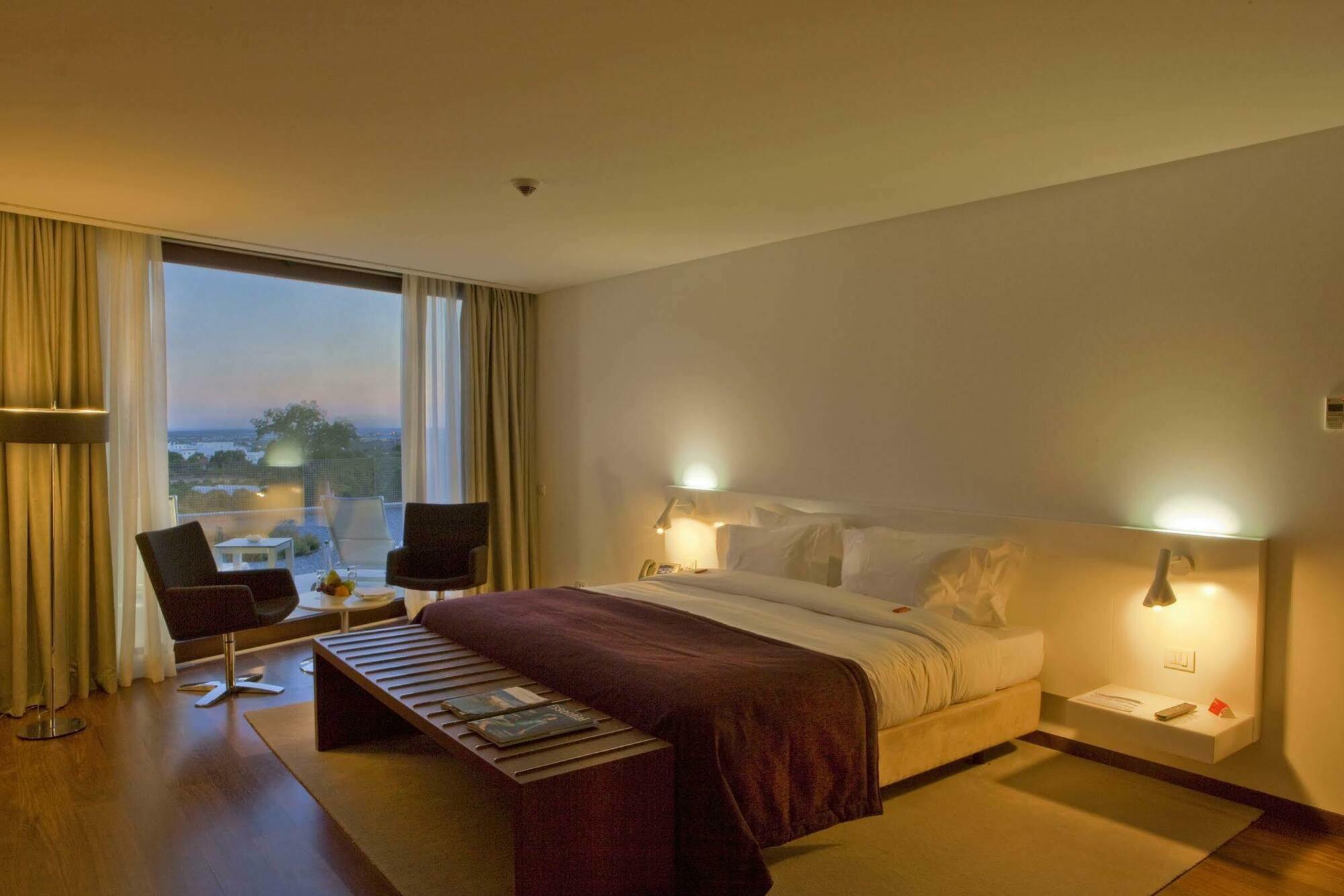 Pousada Palacio De Estoi - Small Luxury Hotels Of The World Zewnętrze zdjęcie A room at the hotel